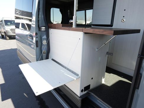 Used 2022 Mercedes-Benz Sprinter 144 Cargo image 9