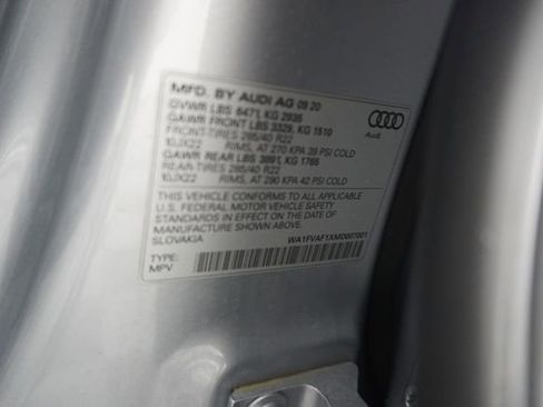 Used 2021 Audi Q8 Prestige w/ Prestige Package image 22