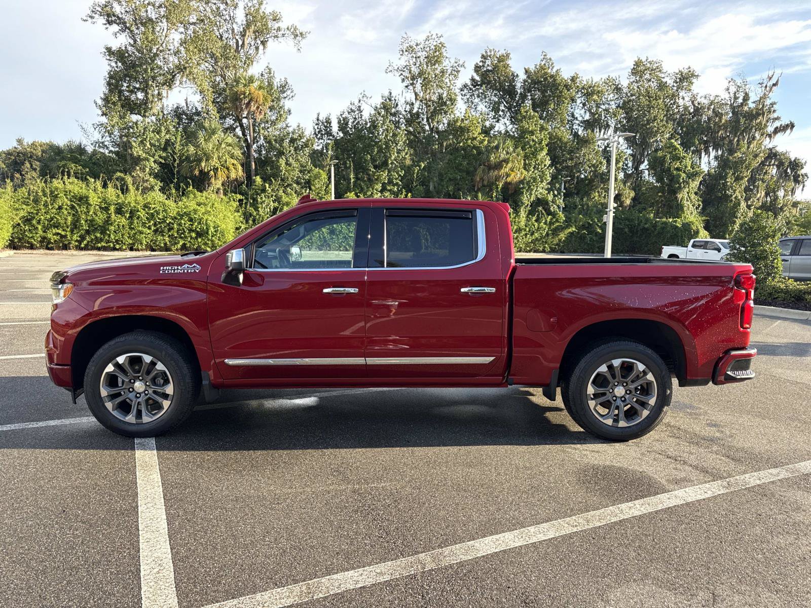 Used 2023 Chevrolet Silverado 1500 High Country w/ Z71 Off-Road Package AWD/4WD image 6