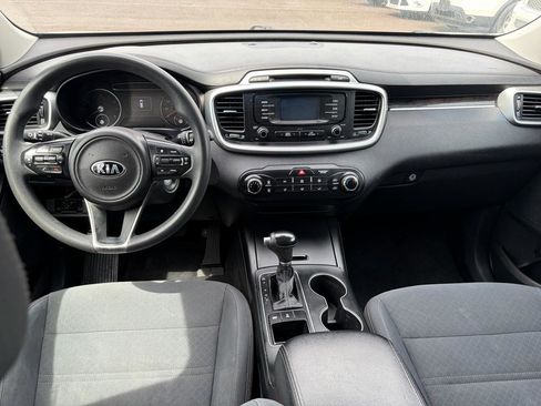 Used 2017 Kia Sorento AWD image 18