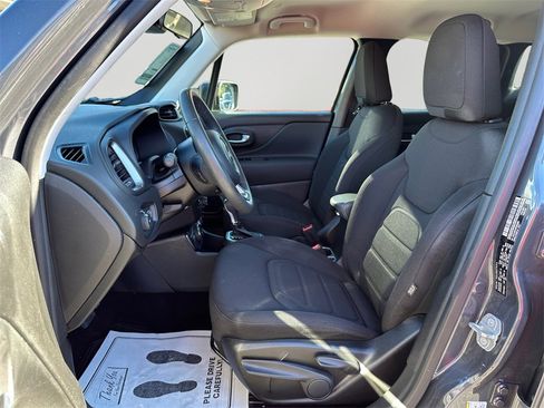 Used 2022 Jeep Renegade Latitude image 24