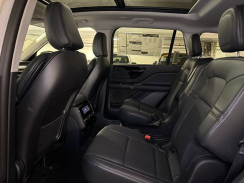 New 2027 Lincoln Aviator AWD image 23