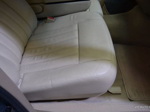 Used 2006 Lincoln Town Car Signature image 18