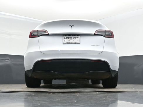 Used 2025 Tesla Model Y Long Range image 40
