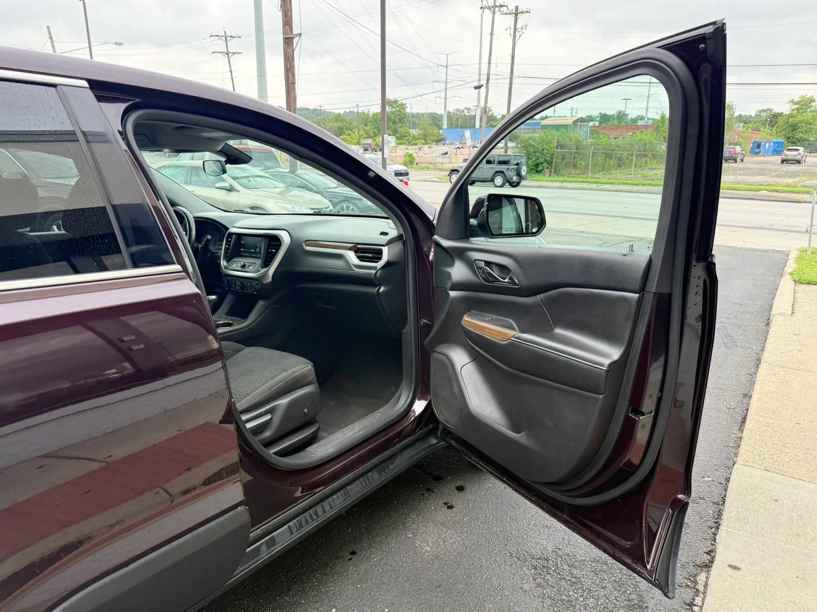Used 2018 GMC Acadia SLE w/ LPO, Protection Package FWD image 19