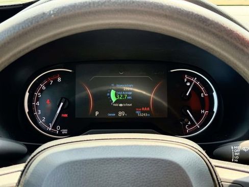 Used 2024 Toyota RAV4 XLE FWD image 23