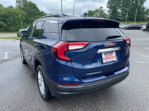 Used 2022 GMC Terrain SLE w/ Driver Convenience Package image 8