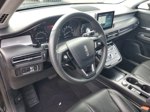 Used 2022 Lincoln Corsair AWD w/ Premium Package image 13