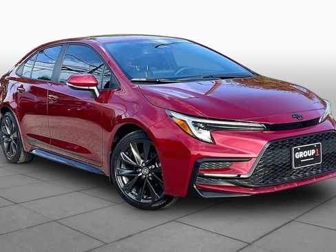 Used 2026 Toyota Corolla SE FWD image 3
