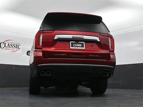 Used 2021 GMC Yukon Denali w/ Denali Premium Package image 29