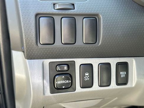 Used 2015 Toyota Tacoma 4x4 Double Cab w/ Convenience Package image 26