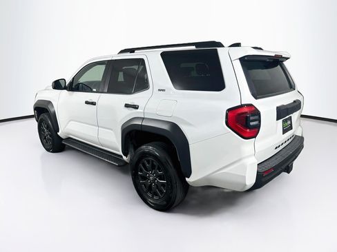 Used 2025 Toyota 4Runner SR5 AWD/4WD image 5
