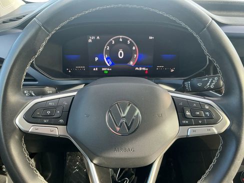Used 2022 Volkswagen Taos SE w/ Panoramic Sunroof Package image 23