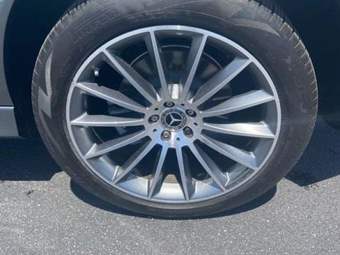 Certified 2025 Mercedes-Benz GLE 350 4MATIC image 3