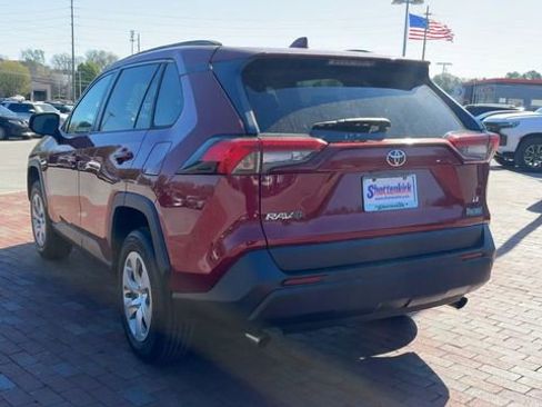 Used 2021 Toyota RAV4 LE FWD image 9