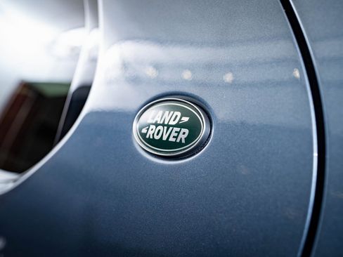 Used 2023 Land Rover Discovery S R-Dynamic image 21