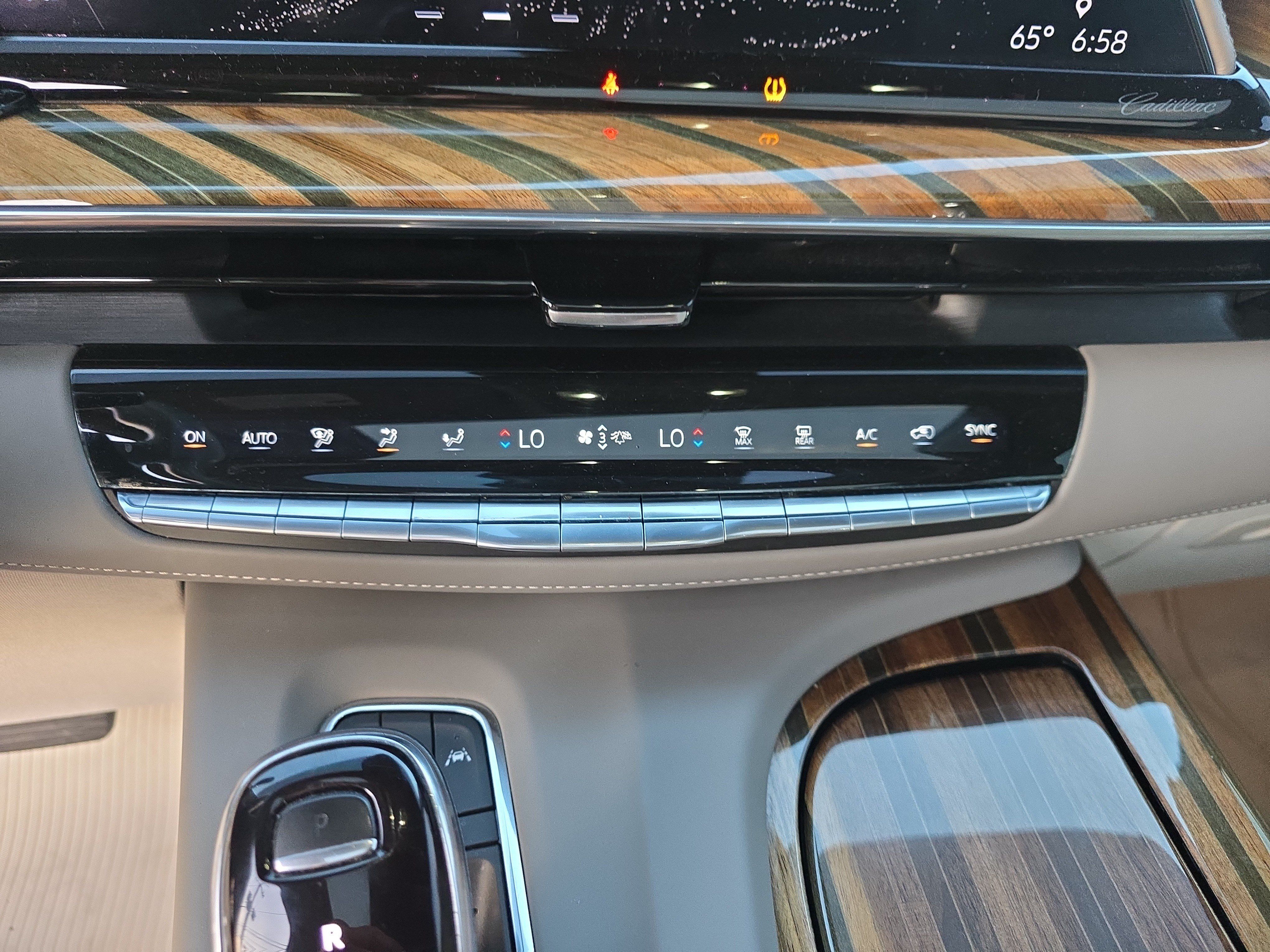 Used 2021 Cadillac Escalade ESV Premium Luxury Platinum AWD/4WD image 41