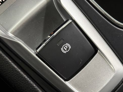 Certified 2023 Subaru Ascent Premium w/ Convenience Package AWD/4WD image 27