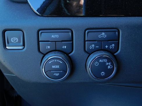 Used 2022 Chevrolet Silverado 1500 LT image 29