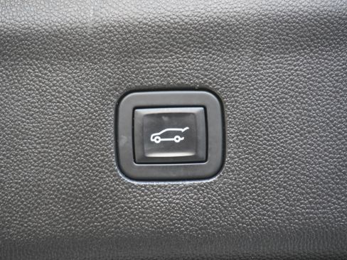 Used 2018 Buick Enclave Essence w/ Trailering Package image 26