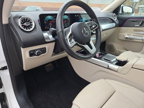 Used 2021 Mercedes-Benz GLB 250 4MATIC image 25