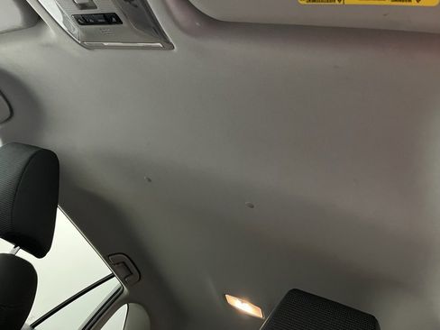 Used 2021 Toyota RAV4 LE image 10