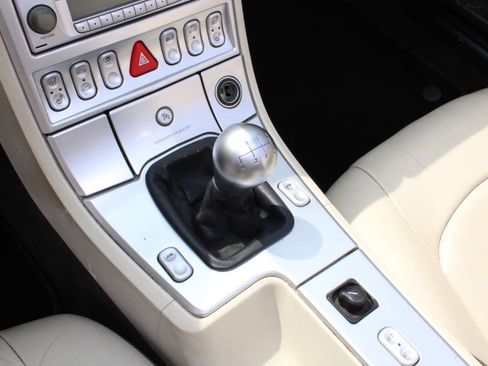 Used 2005 Chrysler Crossfire Limited RWD image 16