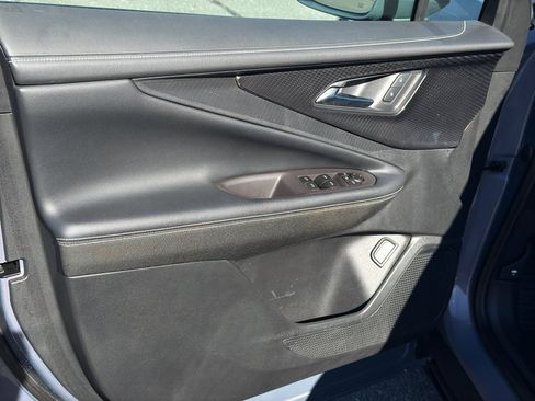 Used 2024 Chevrolet Blazer EV LT image 10