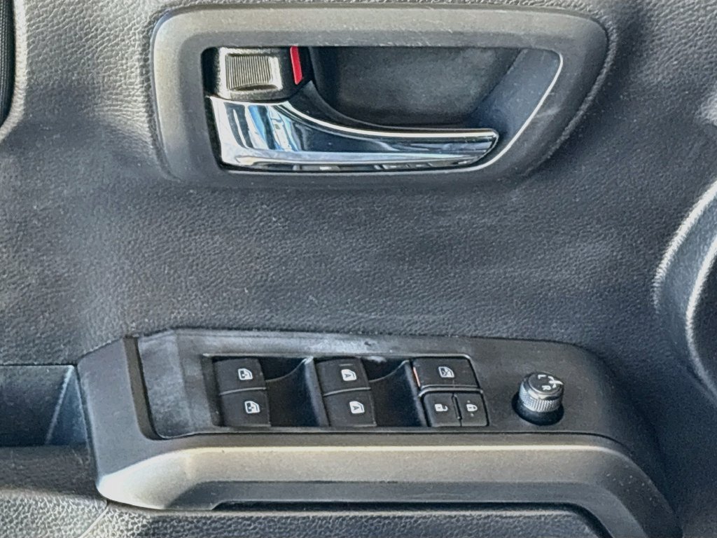 Used 2019 Toyota Tacoma TRD Off-Road AWD/4WD image 23