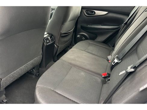 Used 2021 Nissan Rogue Sport S image 13