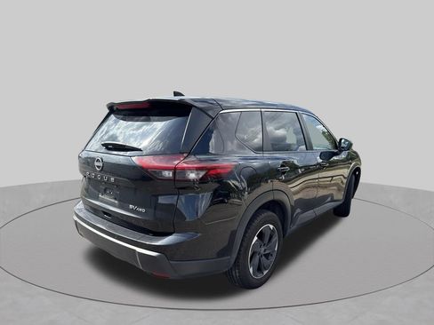 Used 2024 Nissan Rogue SV AWD/4WD image 6