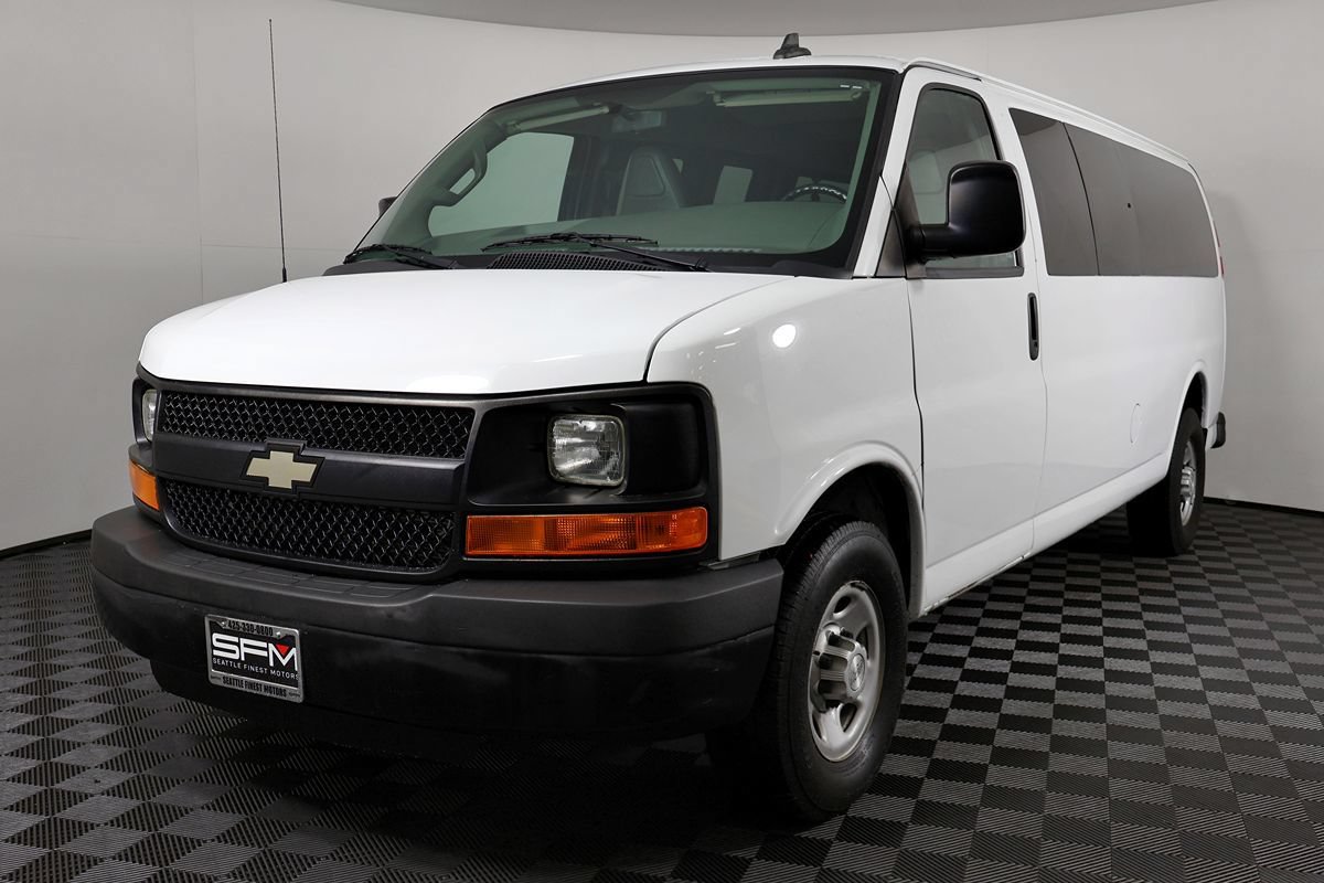 Used 2016 Chevrolet Express 3500 LS RWD image 3