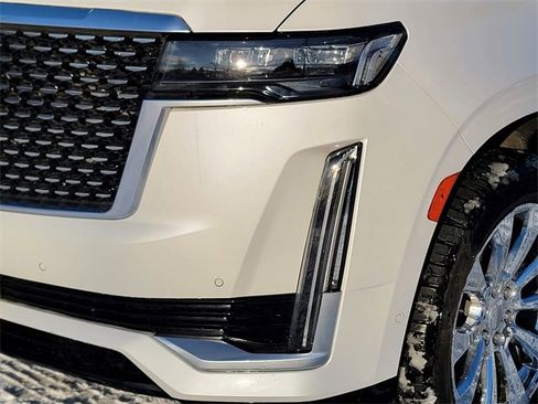 Used 2021 Cadillac Escalade Sport w/ LPO, Illumination Package image 11