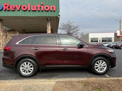 Used 2019 Kia Sorento LX image 8