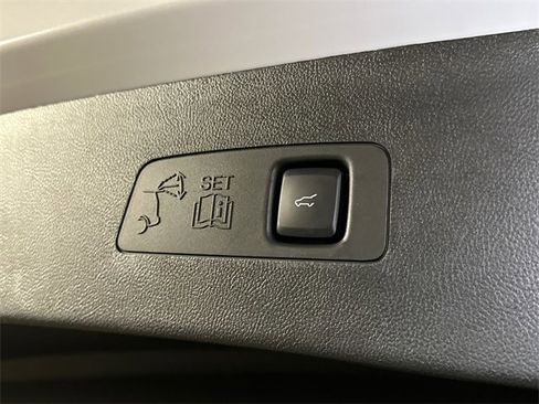 New 2025 Lincoln Corsair Reserve image 12