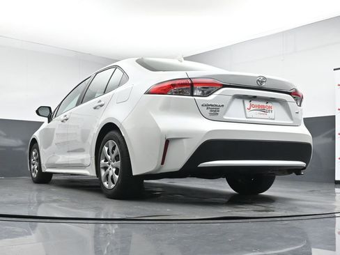 Used 2022 Toyota Corolla LE FWD image 21