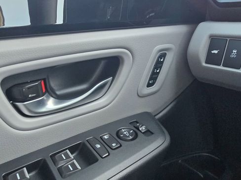 New 2025 Honda Pilot EX-L image 10