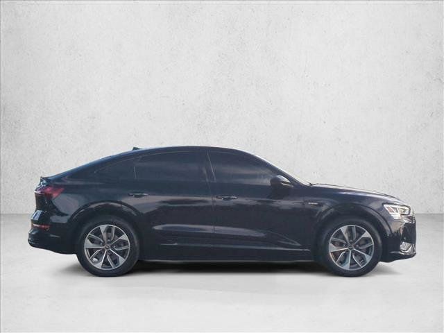 Used 2021 Audi e-tron Premium Plus w/ Premium Plus Package AWD/4WD image 4