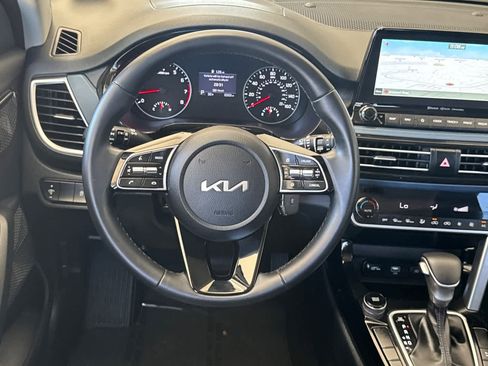 Used 2022 Kia Seltos S FWD image 15