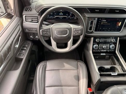 Used 2023 GMC Yukon Denali AWD/4WD image 15