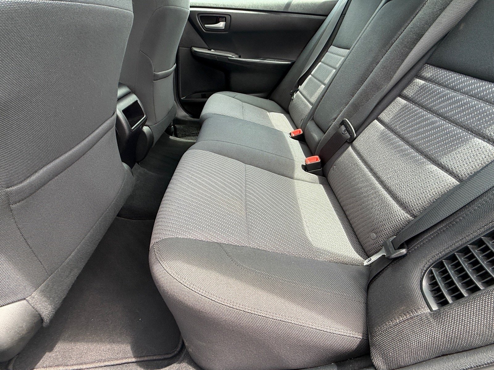 Used 2017 Toyota Camry LE FWD image 11