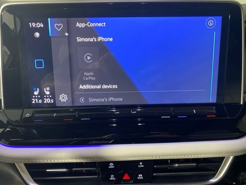 Used 2024 Volkswagen Atlas Cross Sport SEL Premium R-Line AWD/4WD image 19