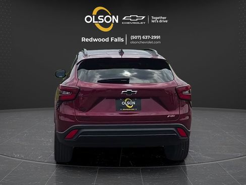 Used 2024 Chevrolet Trax RS w/ Driver Confidence Package FWD image 4