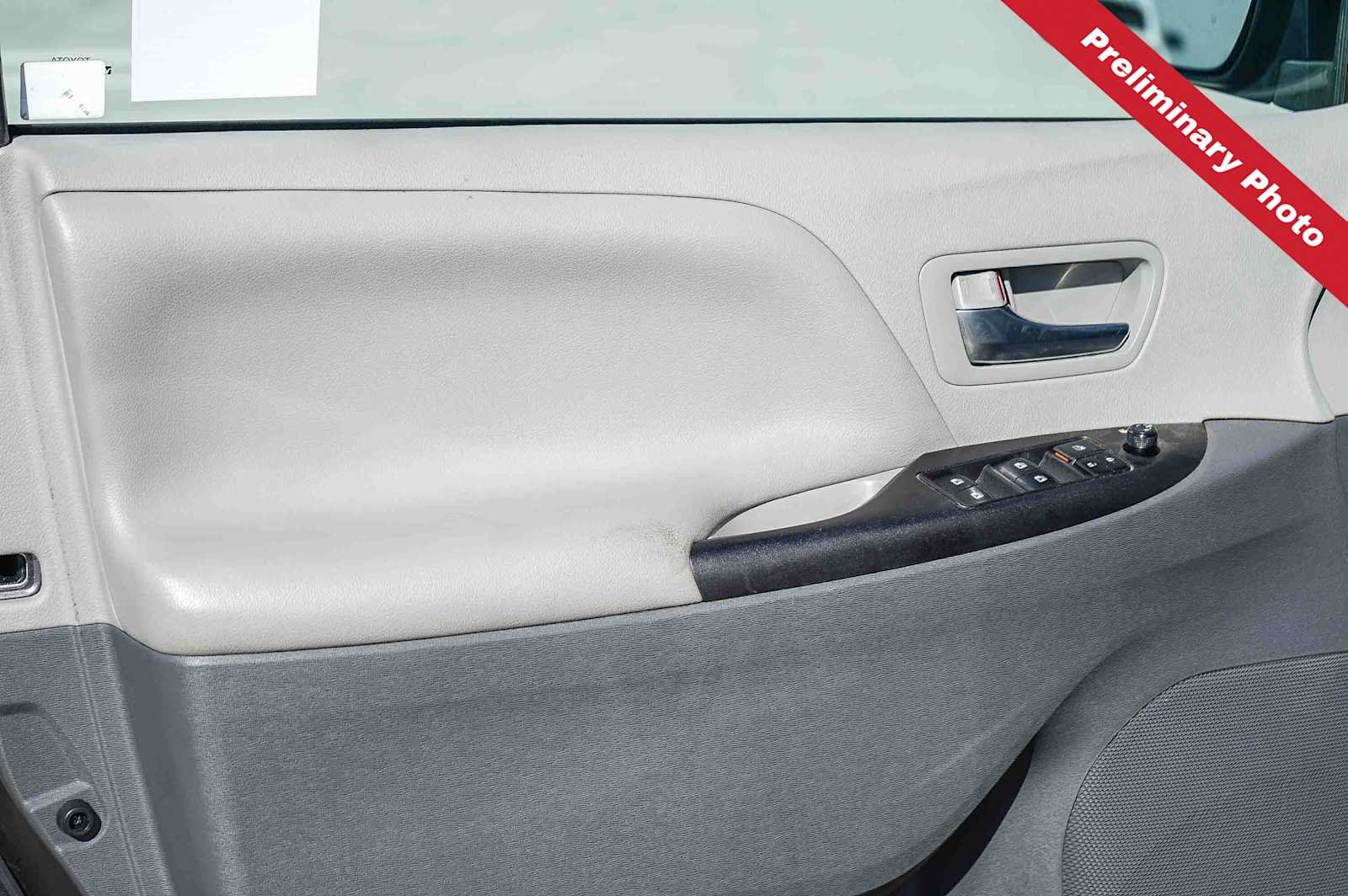 Used 2020 Toyota Sienna LE FWD image 16
