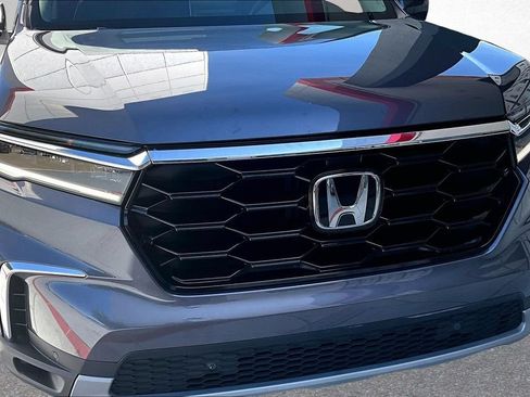 Used 2025 Honda Pilot Touring image 35