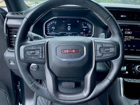 Used 2024 GMC Sierra 1500 AT4 w/ Technology Package AWD/4WD image 11