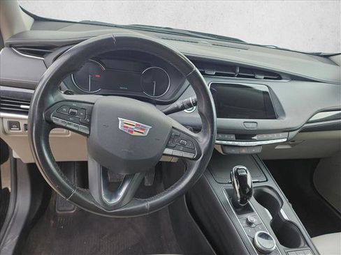 Used 2023 Cadillac XT4 Premium Luxury image 16