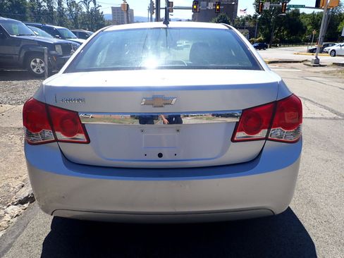 Used 2012 Chevrolet Cruze LS image 3