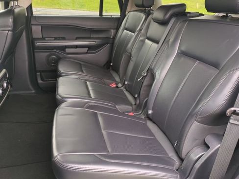 Used 2024 Ford Expedition XLT RWD image 22