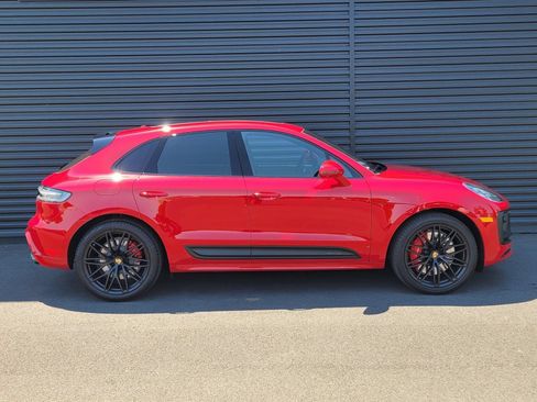 Certified 2026 Porsche Macan GTS AWD/4WD image 9